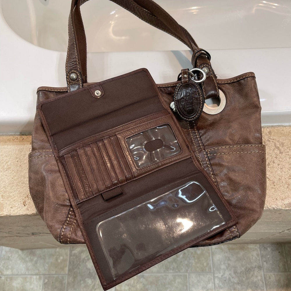 EUC Fossil distressed leather handbag - Picture 2 of 14